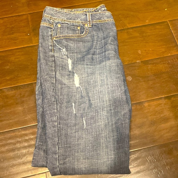 Plus Size Women's Blue Medium Wash Lane Bryant Distressed Jeans Denim sz 24 - Picture 8 of 9